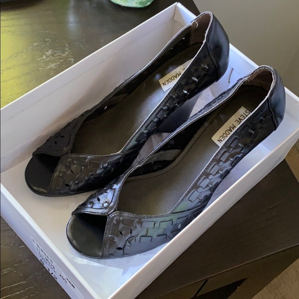Steve Madden Pratto Peep Toe Wedge NWOT